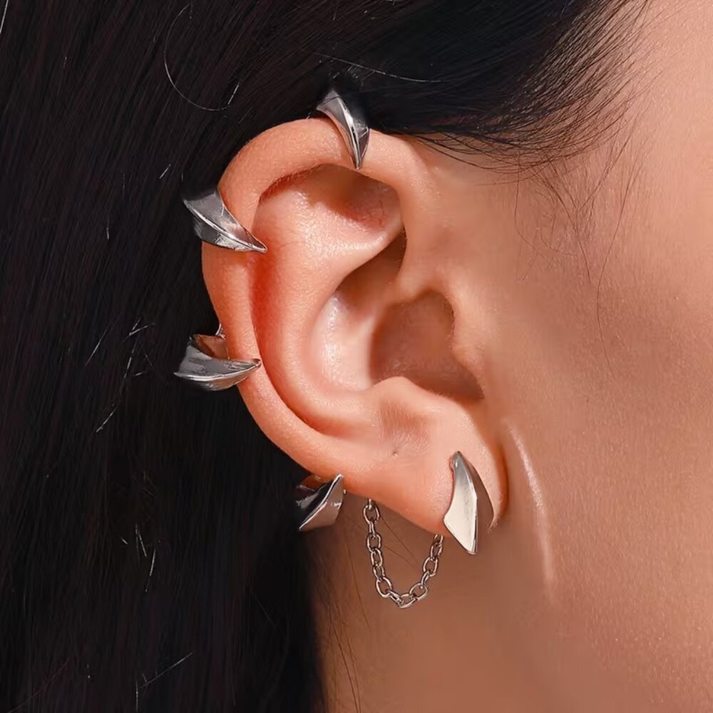 Goth Emo Punk Rave Edgy Claw Spike Ear Cuff Wrap, Piercing Required - Silver